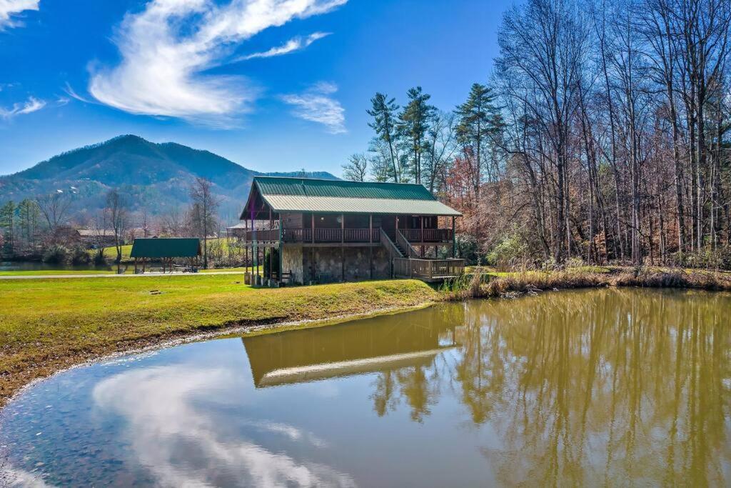 Spectacular Mtns Views With Private Hot Tub With Pool Table And Private Pond Villa Sevierville Luaran gambar