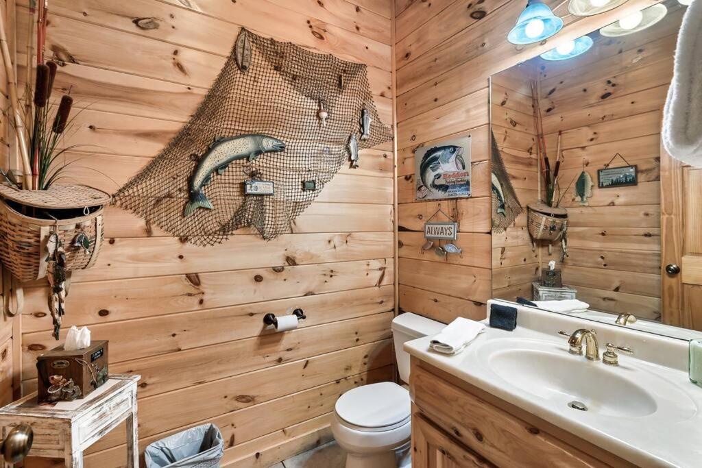 Spectacular Mtns Views With Private Hot Tub With Pool Table And Private Pond Villa Sevierville Luaran gambar