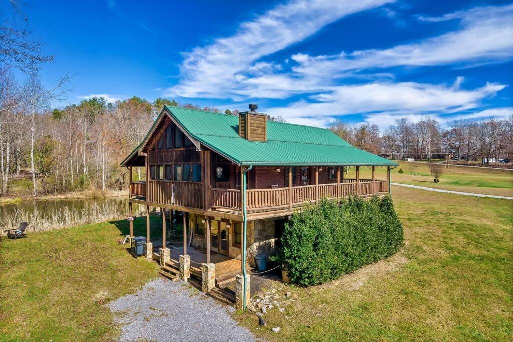 Spectacular Mtns Views With Private Hot Tub With Pool Table And Private Pond Villa Sevierville Luaran gambar