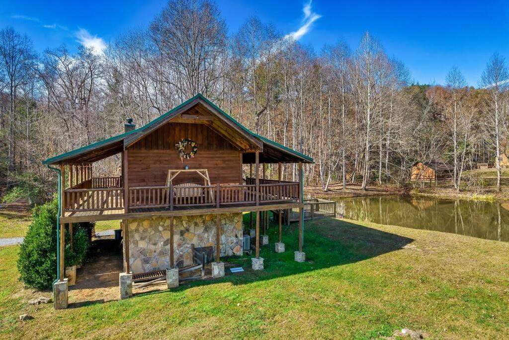 Spectacular Mtns Views With Private Hot Tub With Pool Table And Private Pond Villa Sevierville Luaran gambar