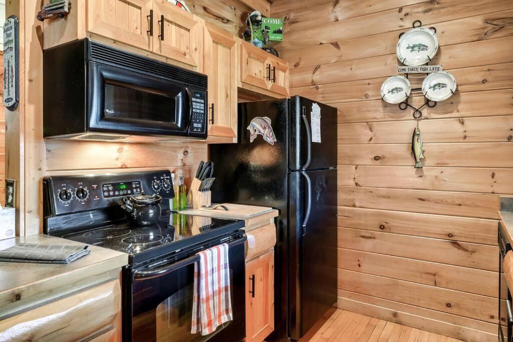 Spectacular Mtns Views With Private Hot Tub With Pool Table And Private Pond Villa Sevierville Luaran gambar