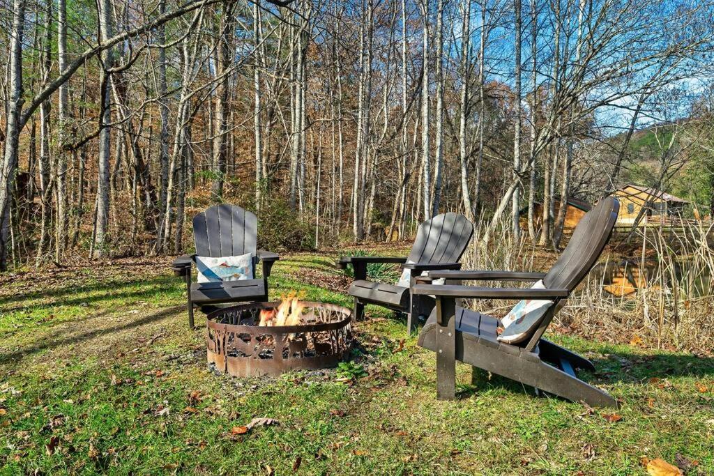 Spectacular Mtns Views With Private Hot Tub With Pool Table And Private Pond Villa Sevierville Luaran gambar