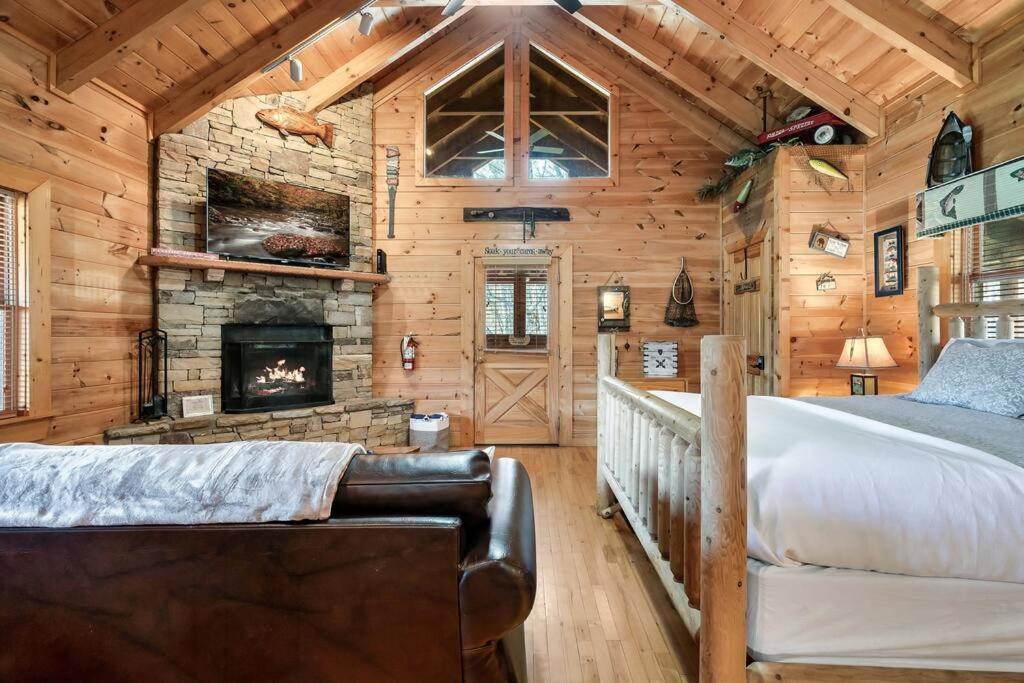 Spectacular Mtns Views With Private Hot Tub With Pool Table And Private Pond Villa Sevierville Luaran gambar