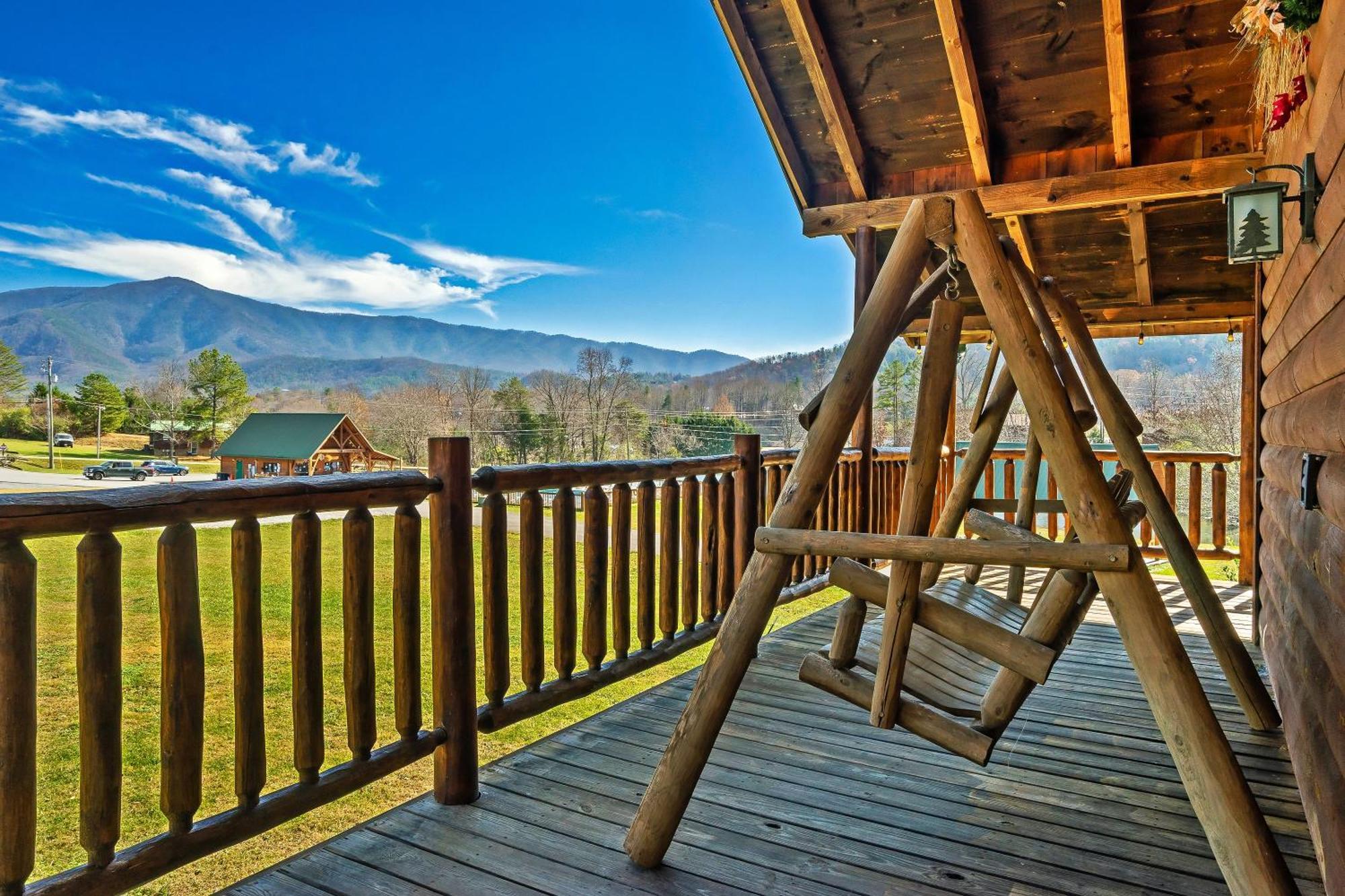 Spectacular Mtns Views With Private Hot Tub With Pool Table And Private Pond Villa Sevierville Luaran gambar